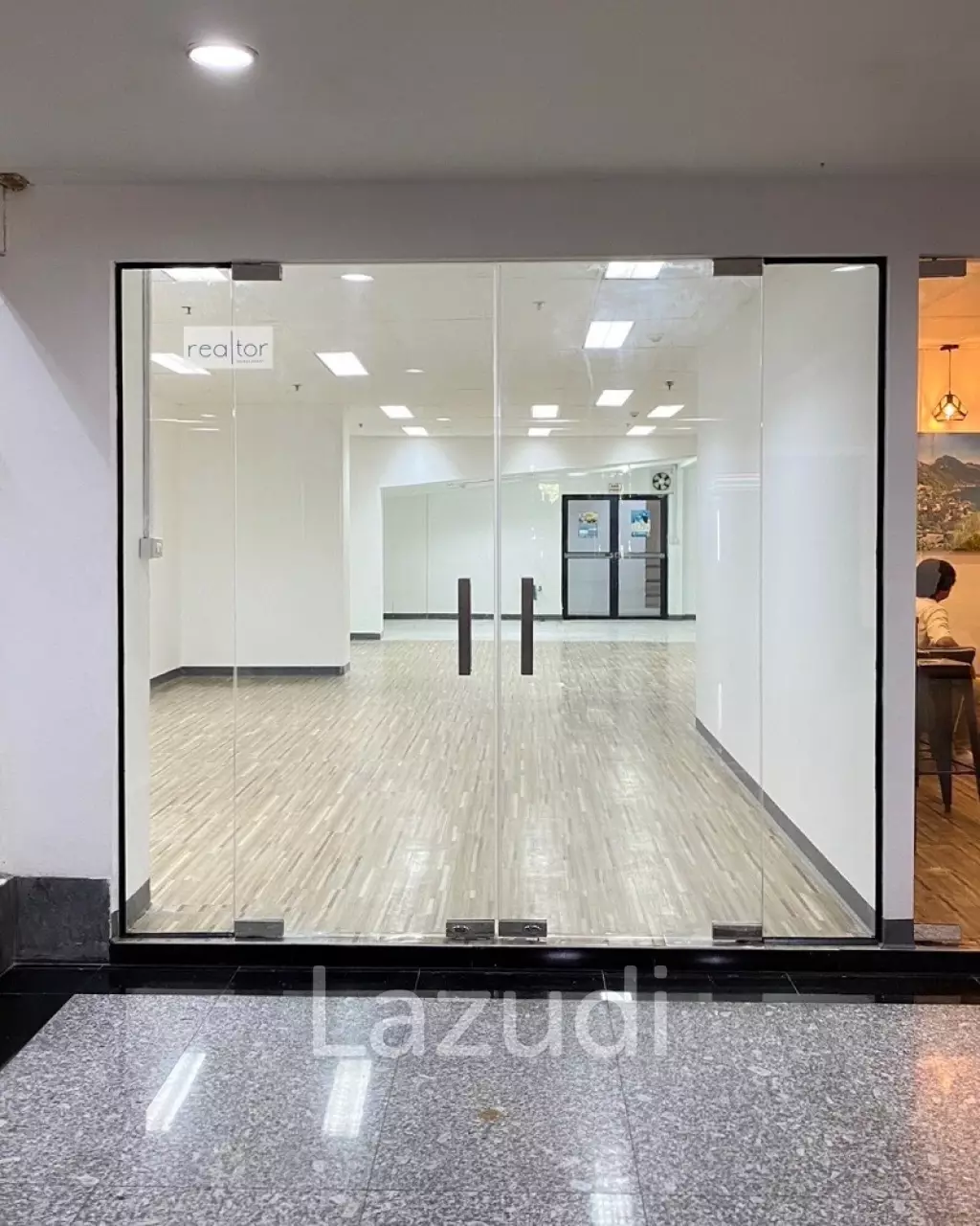 Retail Space for Lease in Ocean Tower 1 Bangkok
