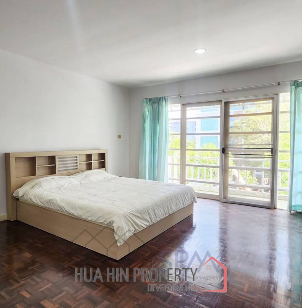 BAAN SASUAN HUA HIN NEAR KHAO TAO (AGENT) : 3 bed town house