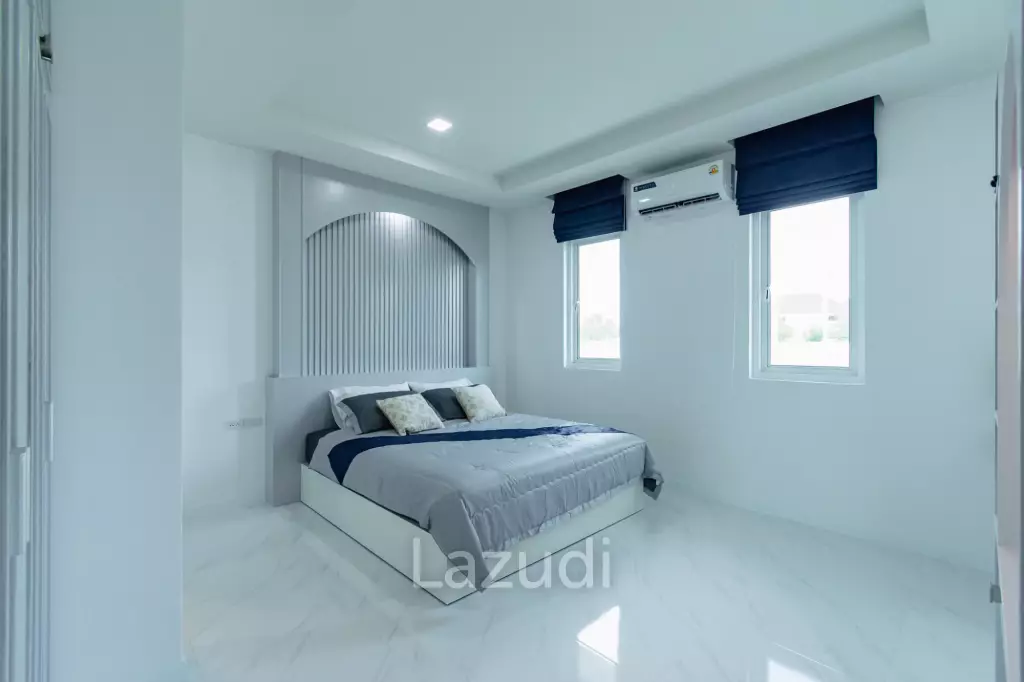 Modern Villa Oasis in Thap Tai Hua Hin