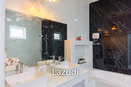 380 ตร.ม 3 เตียง 3 อาบน้ำ วิลล่า For ขาย