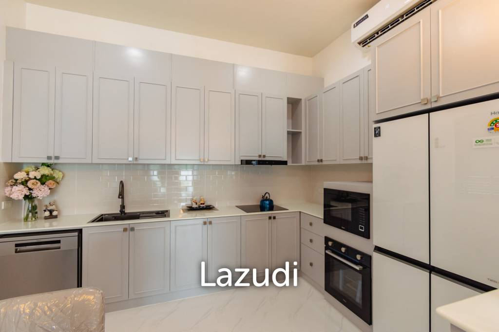 380 ตร.ม 3 เตียง 3 อาบน้ำ วิลล่า For ขาย