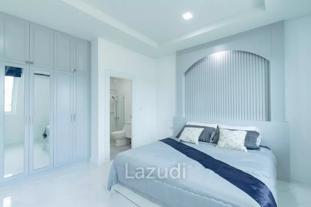 Modern Villa Oasis in Thap Tai Hua Hin