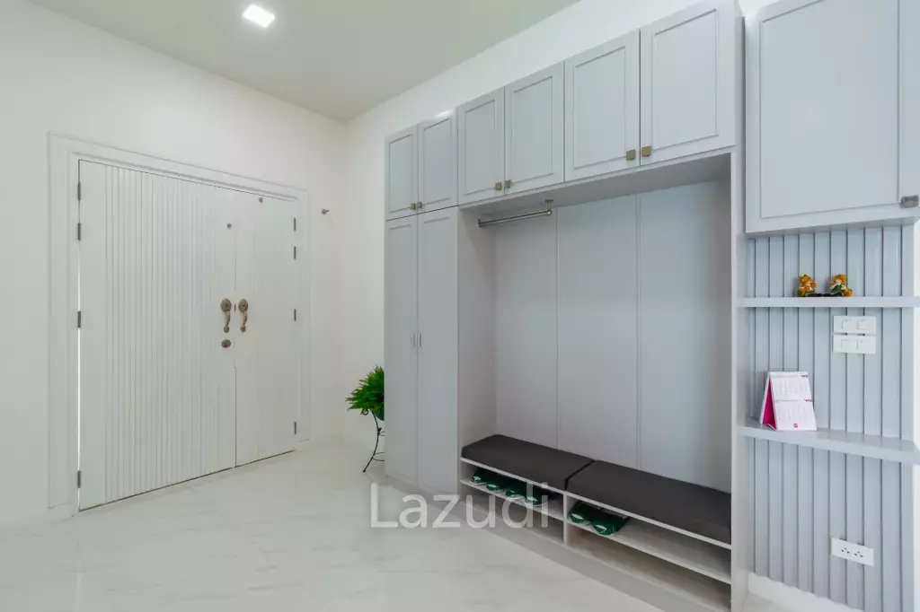 Modern Villa Oasis in Thap Tai Hua Hin