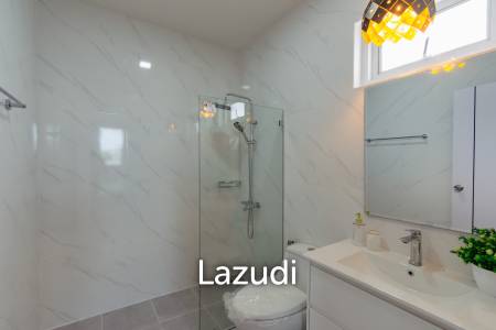 380 ตร.ม 3 เตียง 3 อาบน้ำ วิลล่า For ขาย