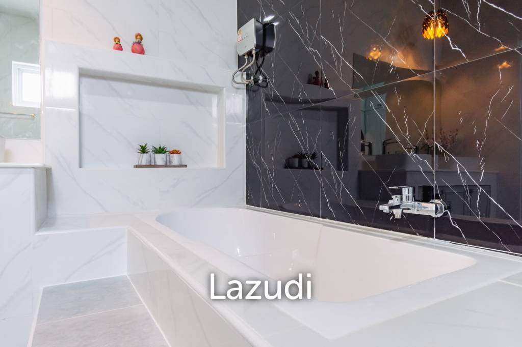 380 ตร.ม 3 เตียง 3 อาบน้ำ วิลล่า For ขาย