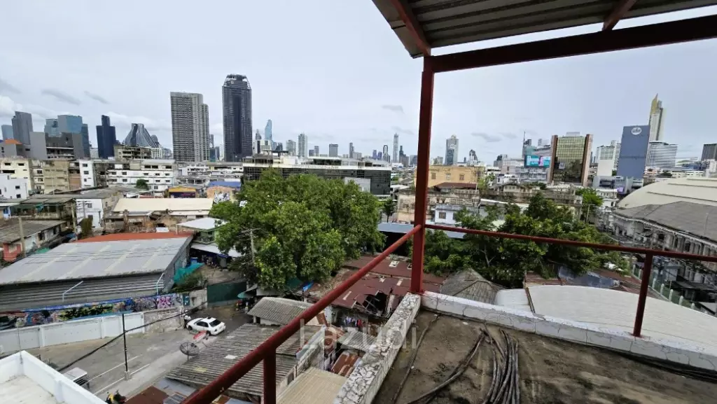 Prime 4-Bedroom Townhouse in Bangkok's Pathum Wan - 250 meters from MRT Hua Lamphong