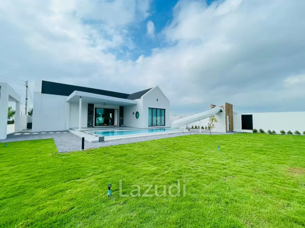 Modern 3-Bedroom Pool Villa near Black Mountain, Hua Hin
