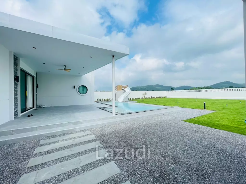 Modern 3-Bedroom Pool Villa near Black Mountain, Hua Hin