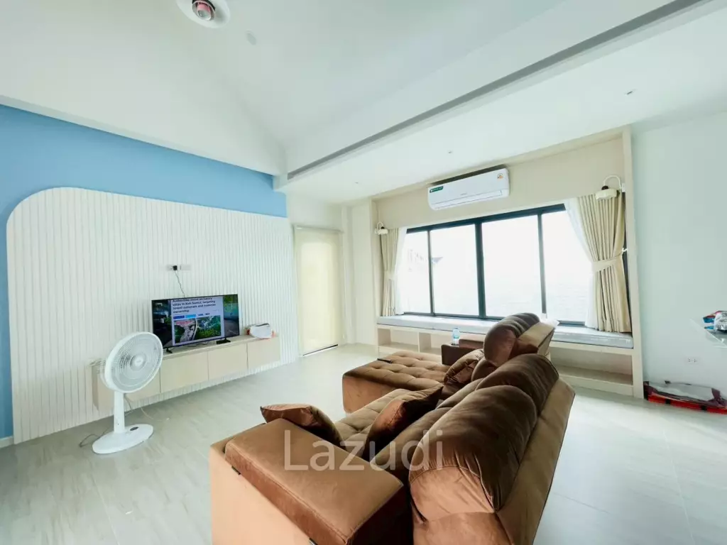 Modern 3-Bedroom Pool Villa near Black Mountain, Hua Hin