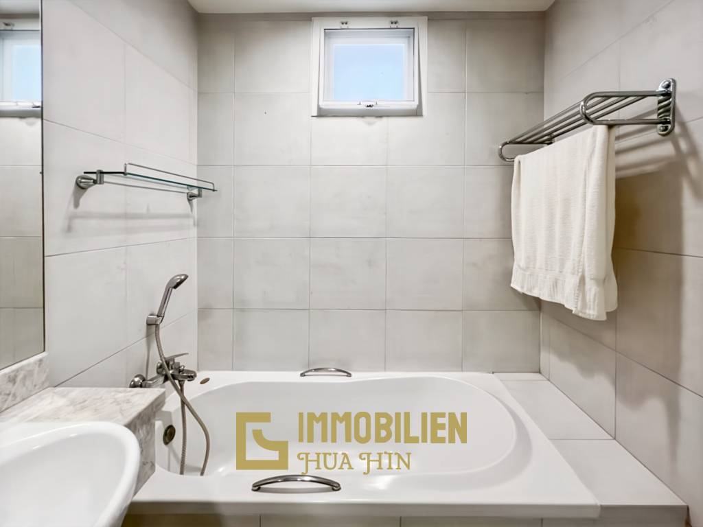 Geräumige 2-Schlafzimmer-Wohnung in Baan San Ploen Hua Hin