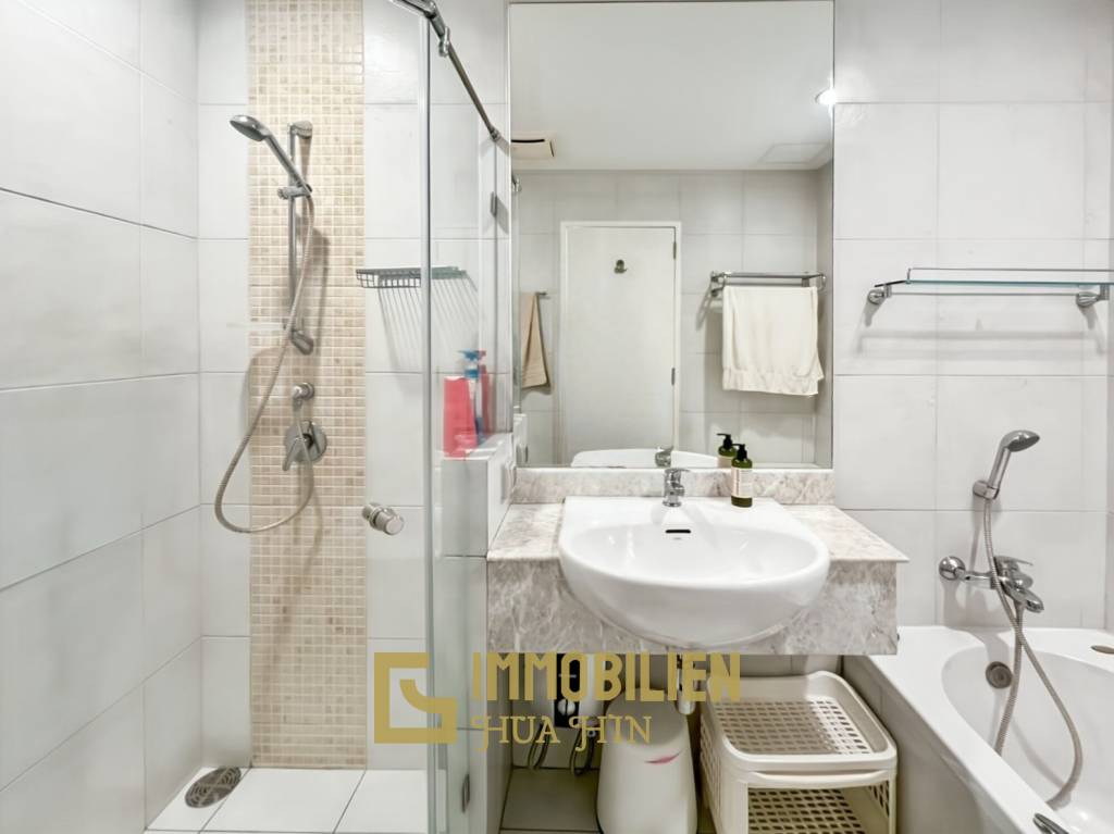 Geräumige 2-Schlafzimmer-Wohnung in Baan San Ploen Hua Hin