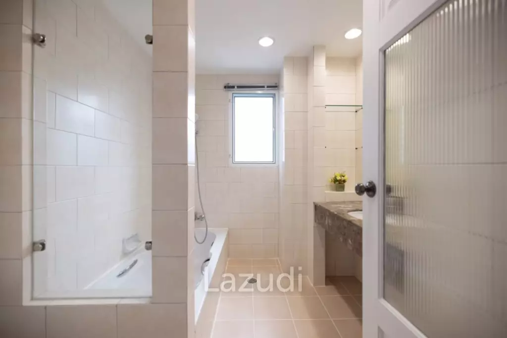 4 Bedroom 4 Bathroom 250 SQ.M The Grand Sethiwan