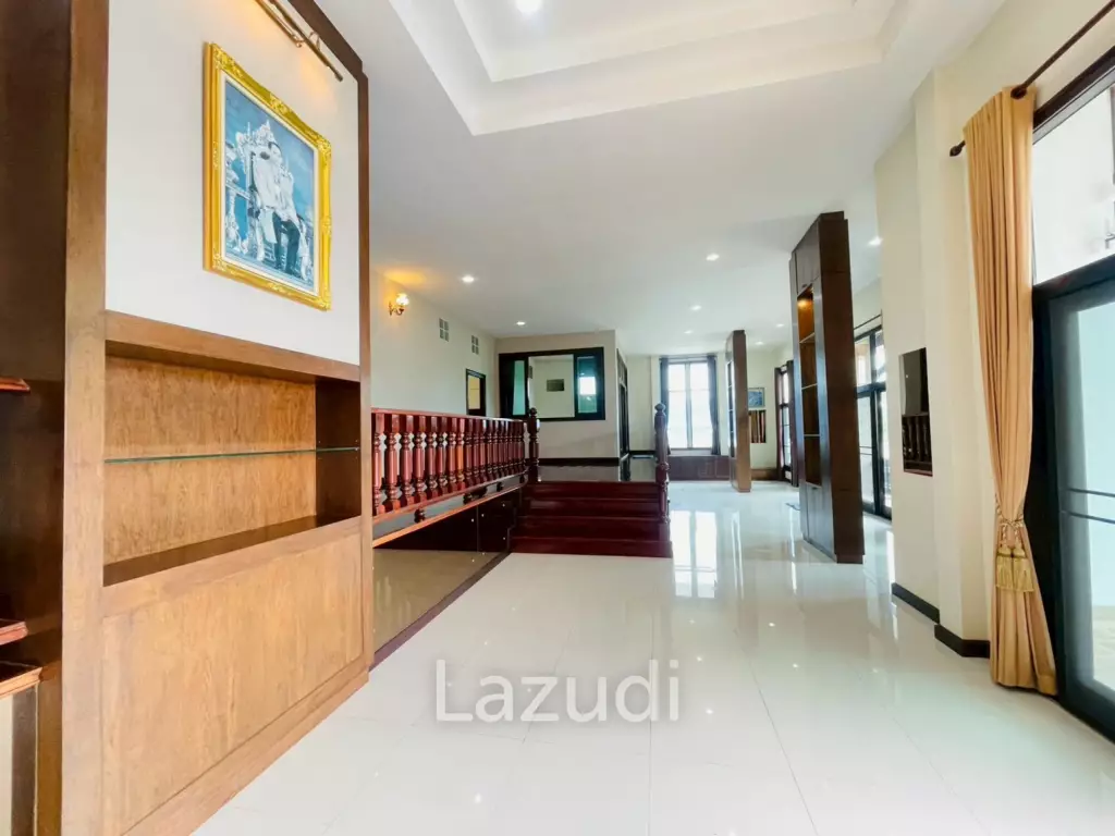 Grand 5-Bedroom Lakefront Pool Villa in Hin Lek Fai, Hua Hin