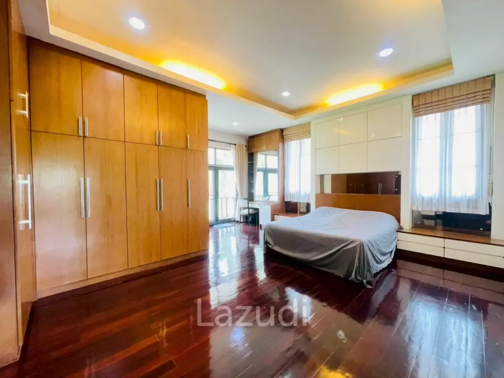Grand 5-Bedroom Lakefront Pool Villa in Hin Lek Fai, Hua Hin