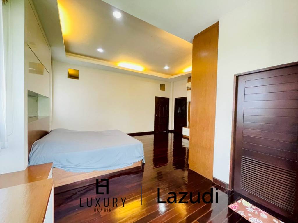 Grand 5-Bedroom Lakefront Pool Villa in Hin Lek Fai, Hua Hin