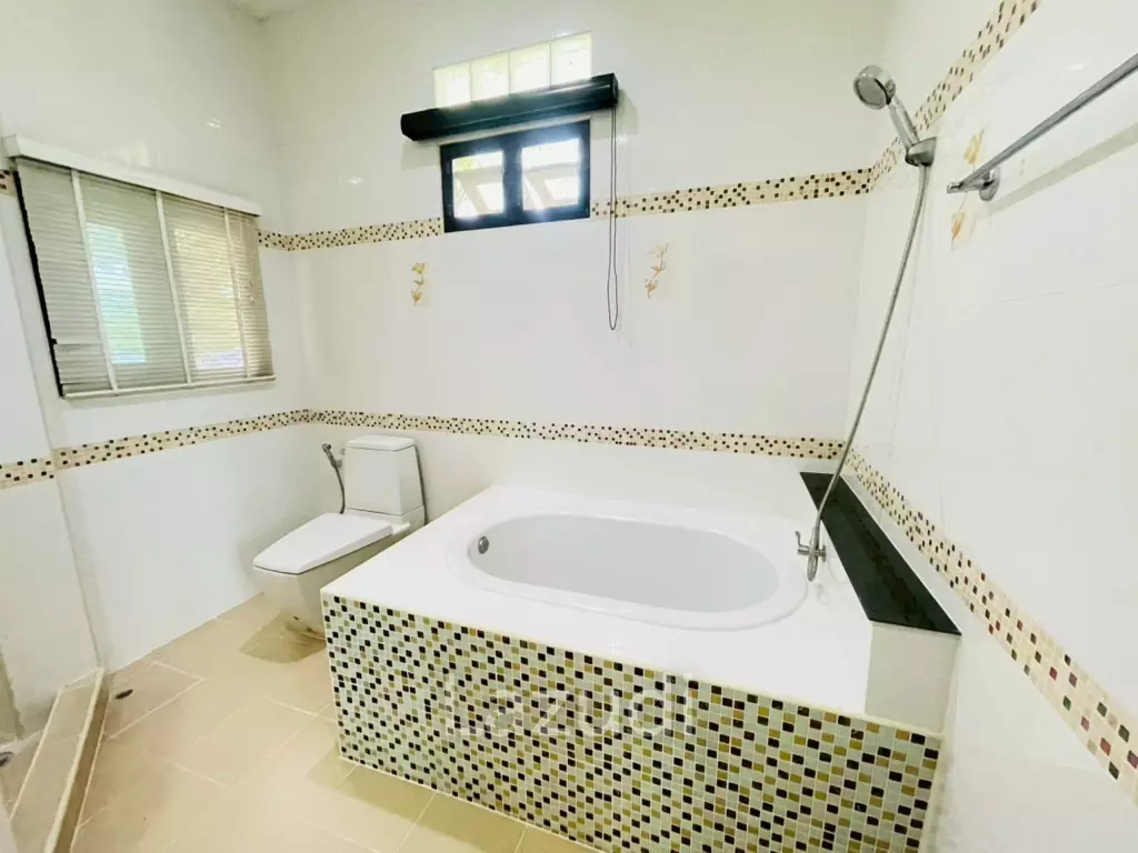 Grand 5-Bedroom Lakefront Pool Villa in Hin Lek Fai, Hua Hin