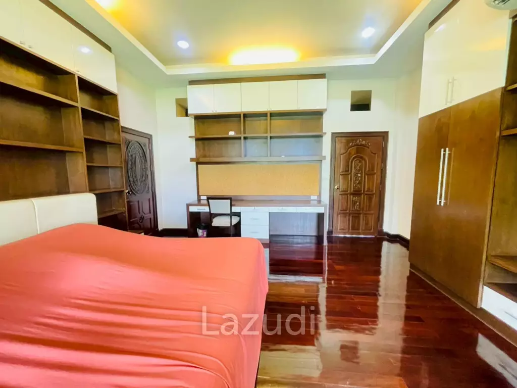 Grand 5-Bedroom Lakefront Pool Villa in Hin Lek Fai, Hua Hin