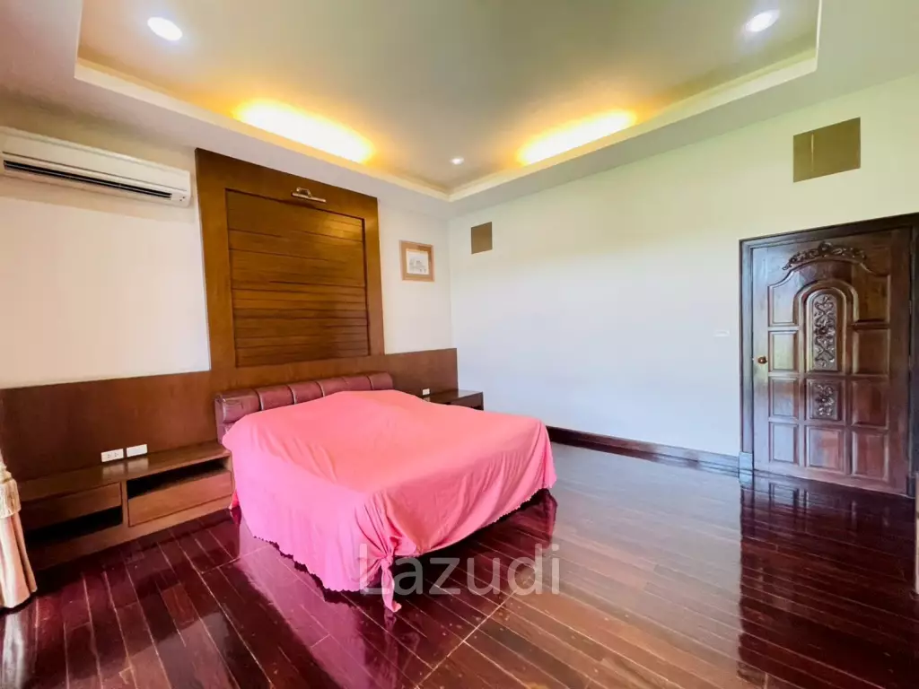Grand 5-Bedroom Lakefront Pool Villa in Hin Lek Fai, Hua Hin