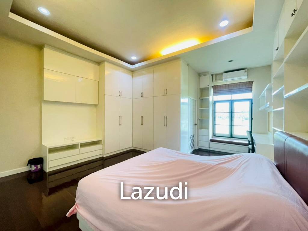 Grand 5-Bedroom Lakefront Pool Villa in Hin Lek Fai, Hua Hin