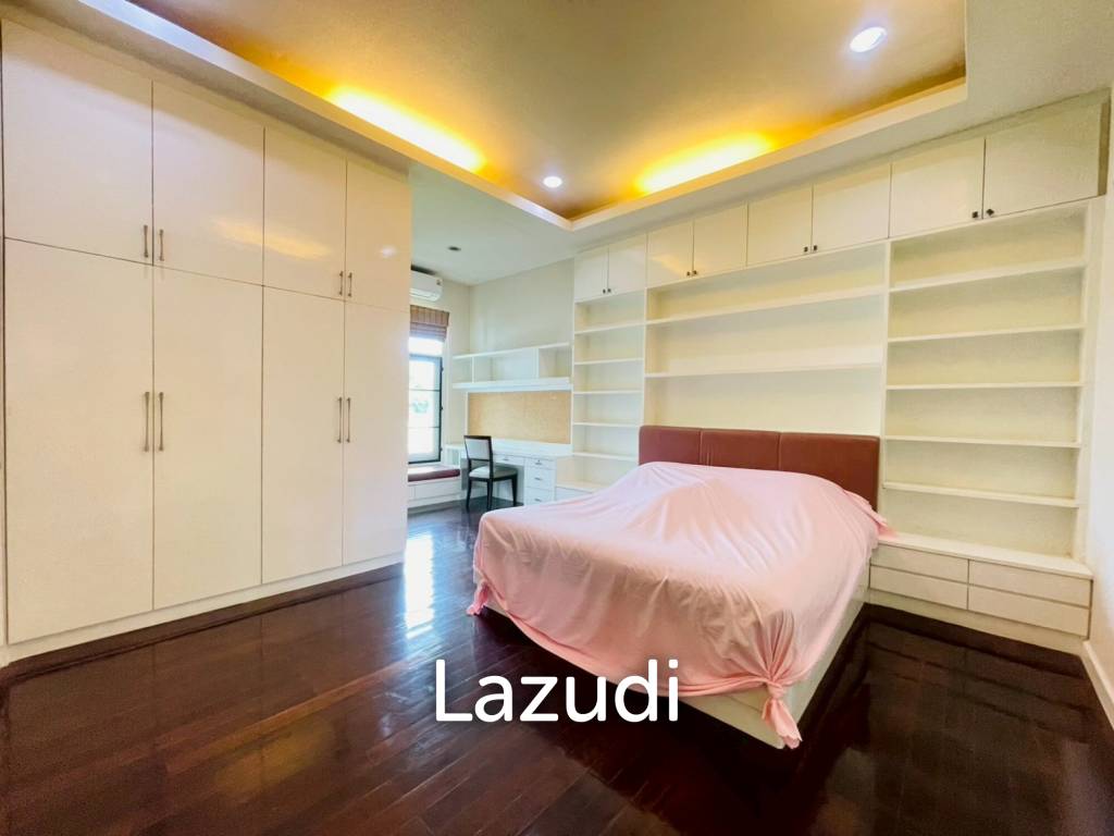 Grand 5-Bedroom Lakefront Pool Villa in Hin Lek Fai, Hua Hin