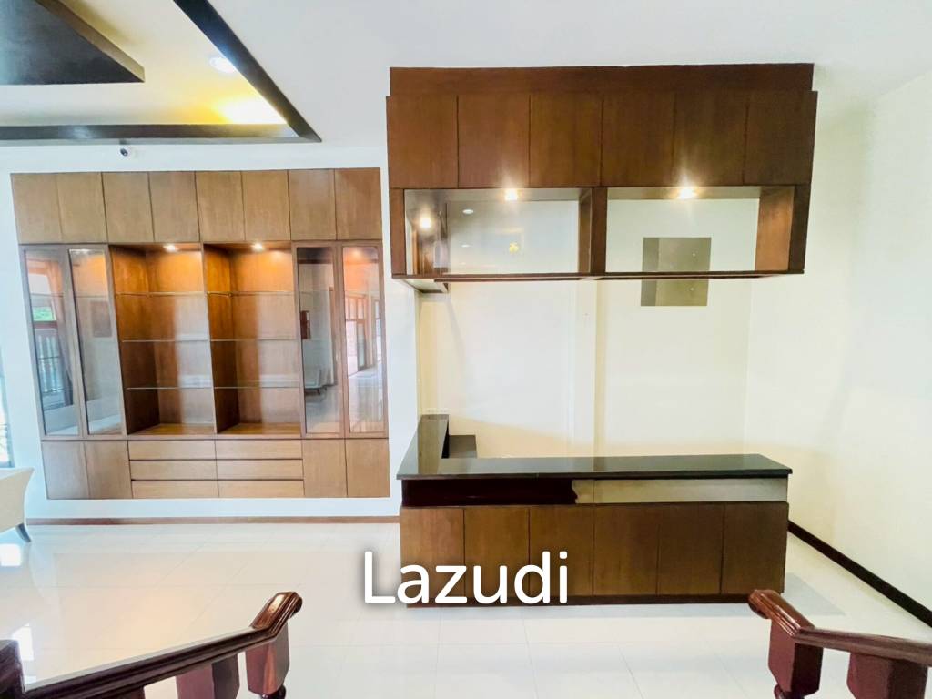 Grand 5-Bedroom Lakefront Pool Villa in Hin Lek Fai, Hua Hin