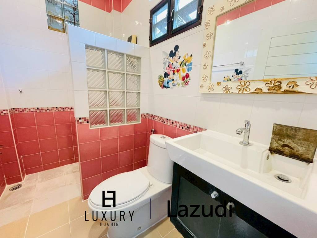 Grand 5-Bedroom Lakefront Pool Villa in Hin Lek Fai, Hua Hin