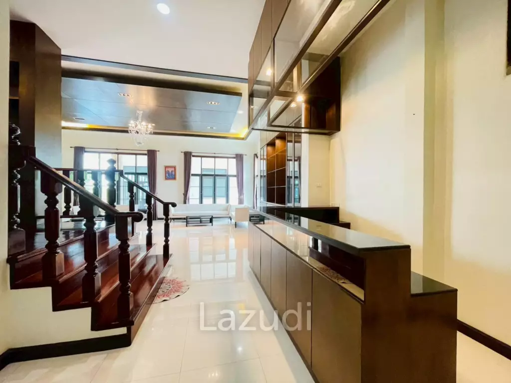 Grand 5-Bedroom Lakefront Pool Villa in Hin Lek Fai, Hua Hin