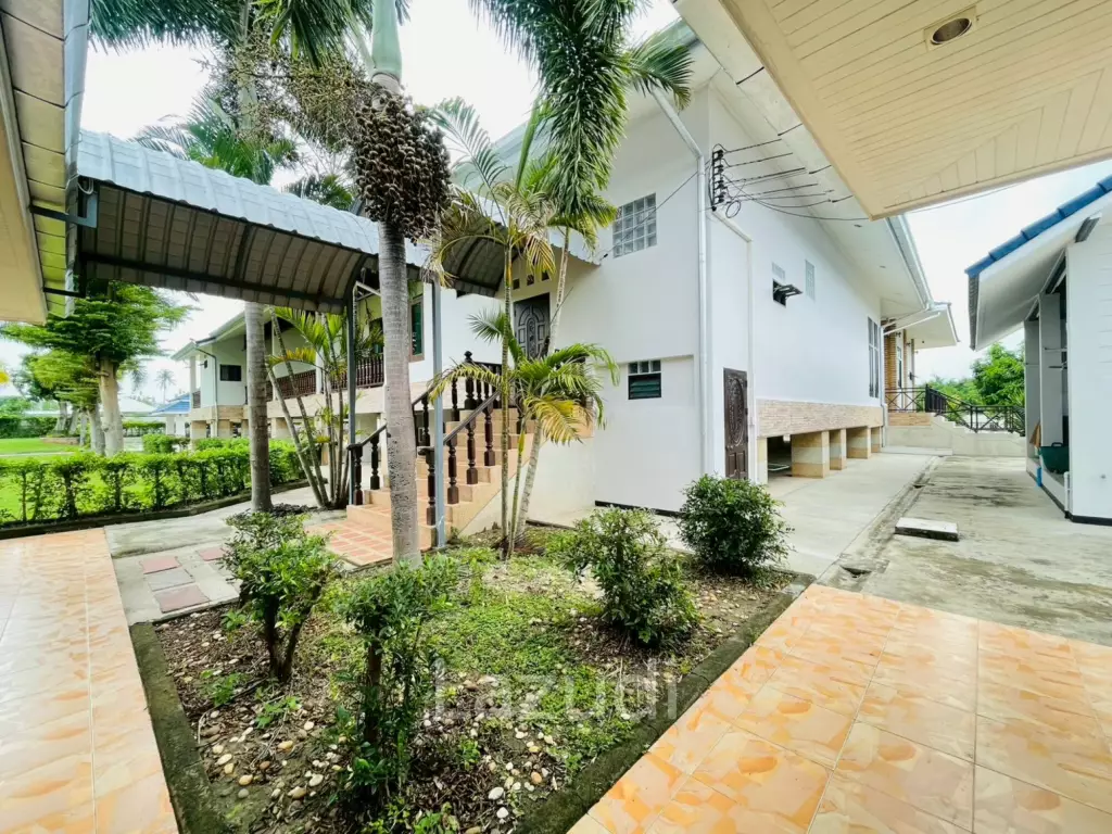 Grand 5-Bedroom Lakefront Pool Villa in Hin Lek Fai, Hua Hin
