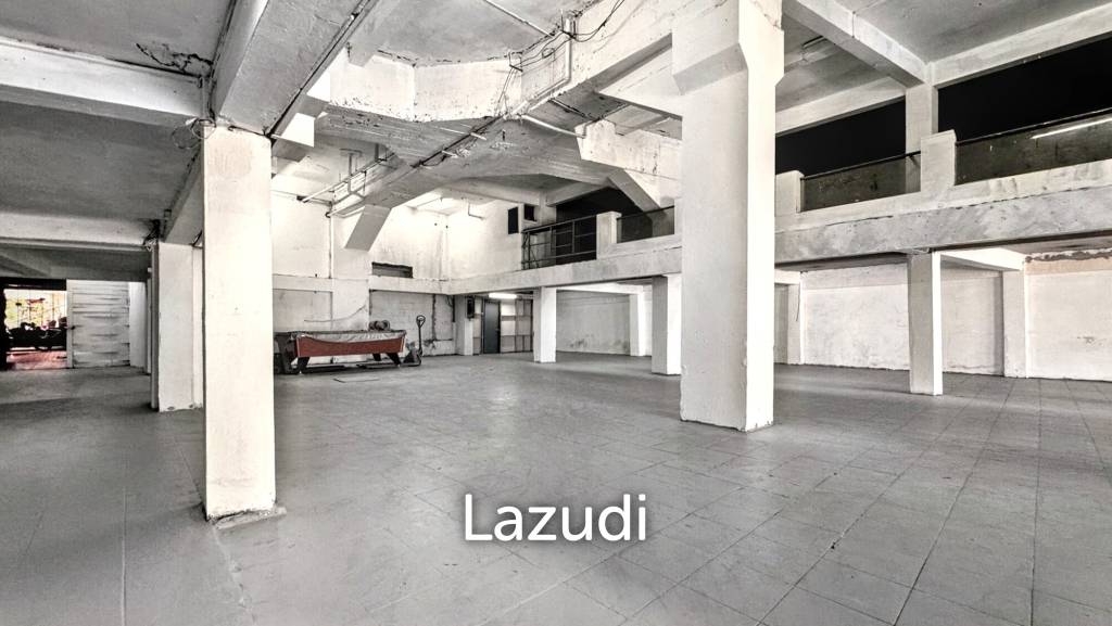 Strategic Bang Na Commercial Ground-floor with Mezzanine