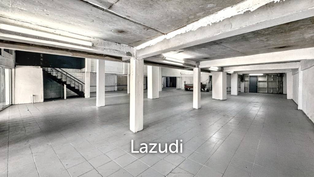 Strategic Bang Na Commercial Ground-floor with Mezzanine