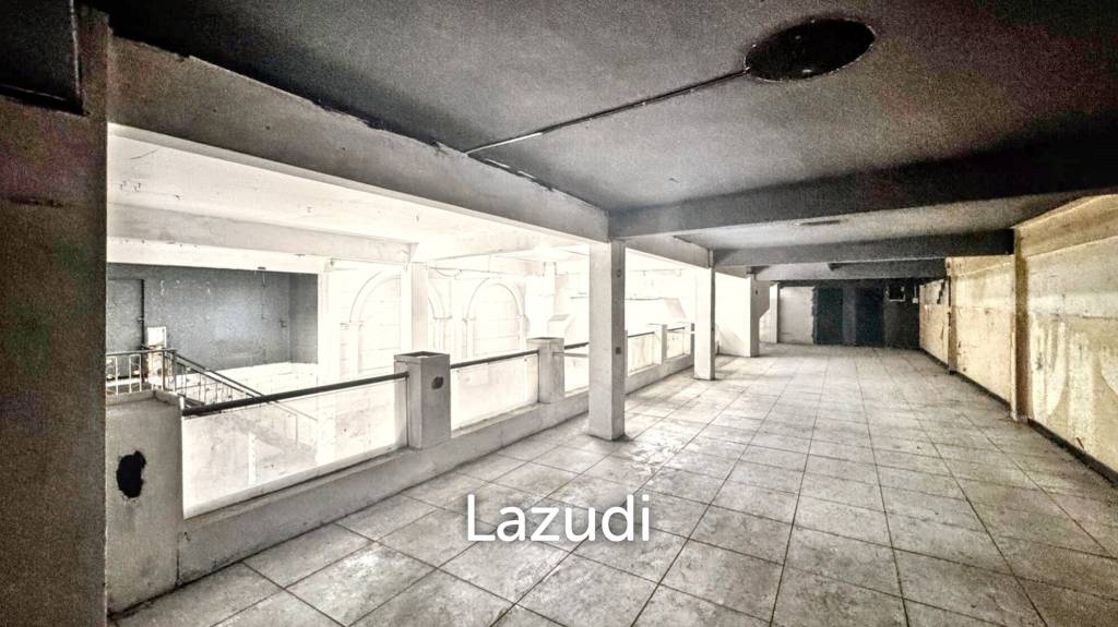 Strategic Bang Na Commercial Ground-floor with Mezzanine