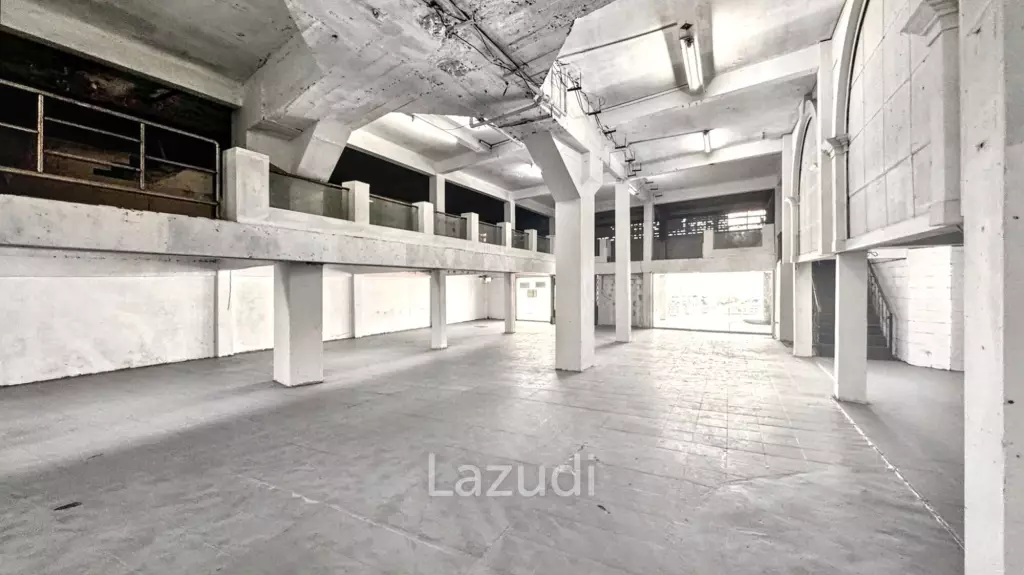 Strategic Bang Na Commercial Ground-floor with Mezzanine