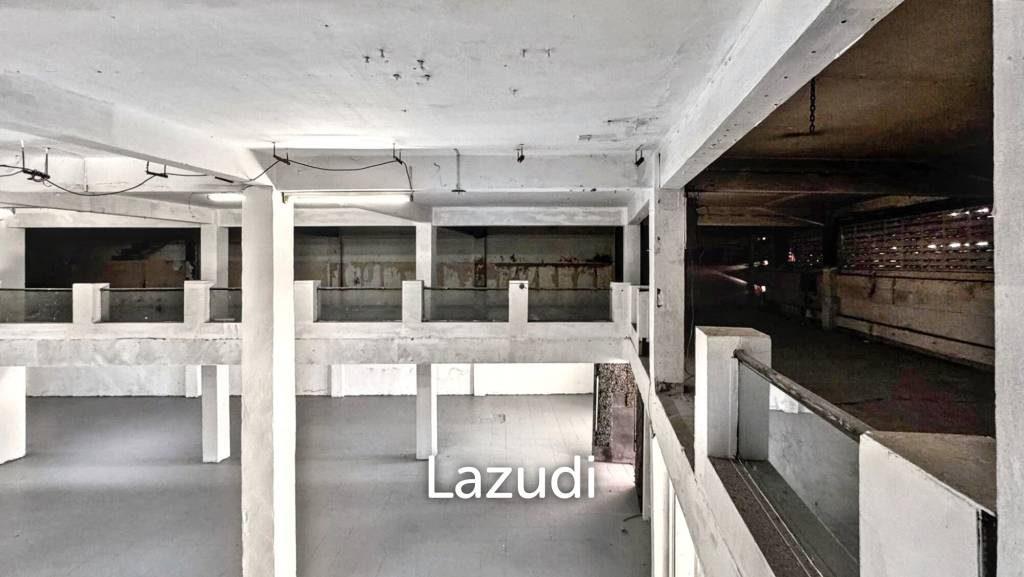Strategic Bang Na Commercial Ground-floor with Mezzanine