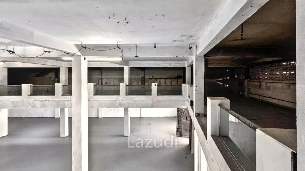 Strategic Bang Na Commercial Ground-floor with Mezzanine
