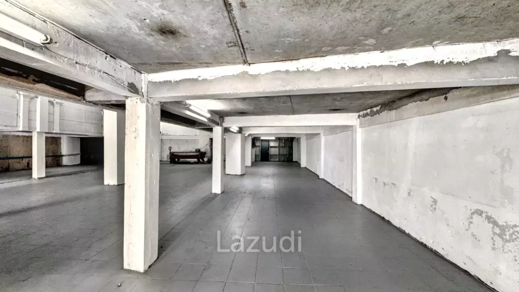 Strategic Bang Na Commercial Ground-floor with Mezzanine