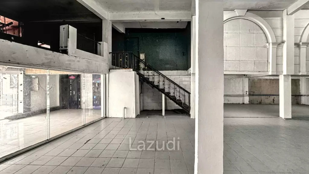 Strategic Bang Na Commercial Ground-floor with Mezzanine