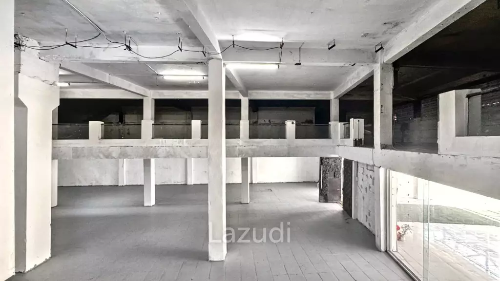 Strategic Bang Na Commercial Ground-floor with Mezzanine
