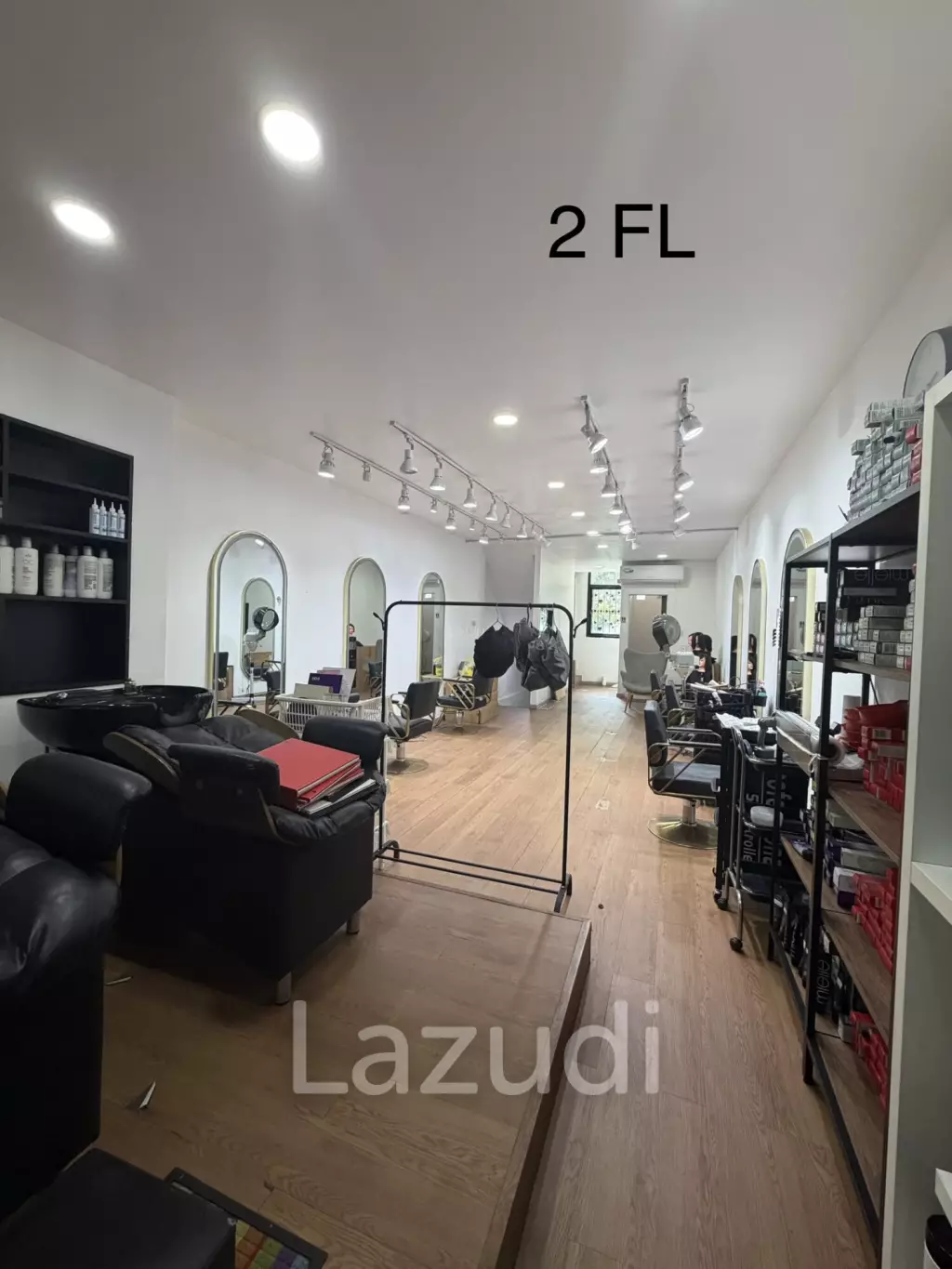 Salon  and Spa Shop for Rent | 4-Storey Thonglor Area