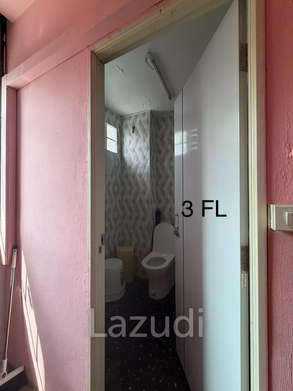 Salon  and Spa Shop for Rent | 4-Storey Thonglor Area