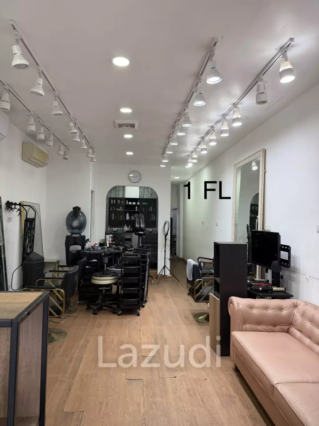 Salon  and Spa Shop for Rent | 4-Storey Thonglor Area