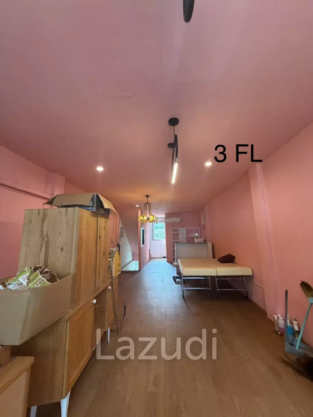 Salon  and Spa Shop for Rent | 4-Storey Thonglor Area
