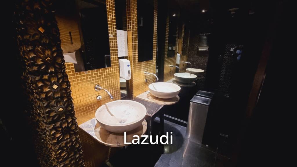 Turnkey Rooftop Restaurant and Bar Beside EmQuartier in Global 4-star Hotel - Fully Equipped, Prime Sukhumvit Location