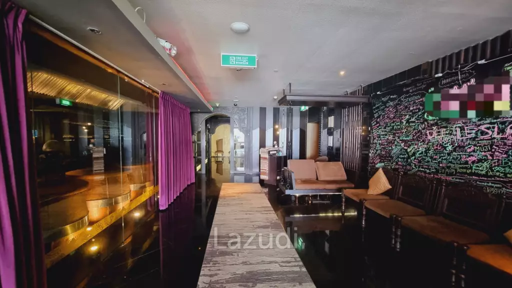 Turnkey Rooftop Restaurant and Bar Beside EmQuartier in Global 4-star Hotel - Fully Equipped, Prime Sukhumvit Location