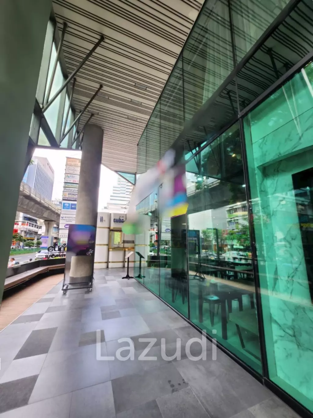 Prime Retail Space in Bang Rak Near BTS Station