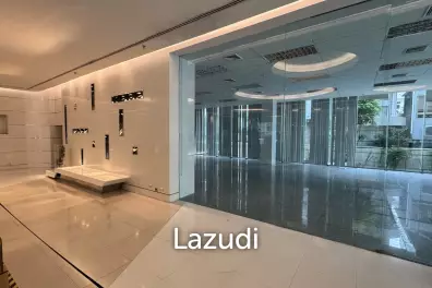 Spacious Retail Space with Modern Design on Soi Convent