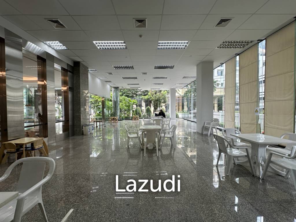 Modern Unfurnished Retail Space on Soi Convent