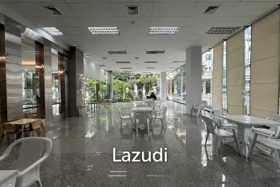 Modern Unfurnished Retail Space on Soi Convent