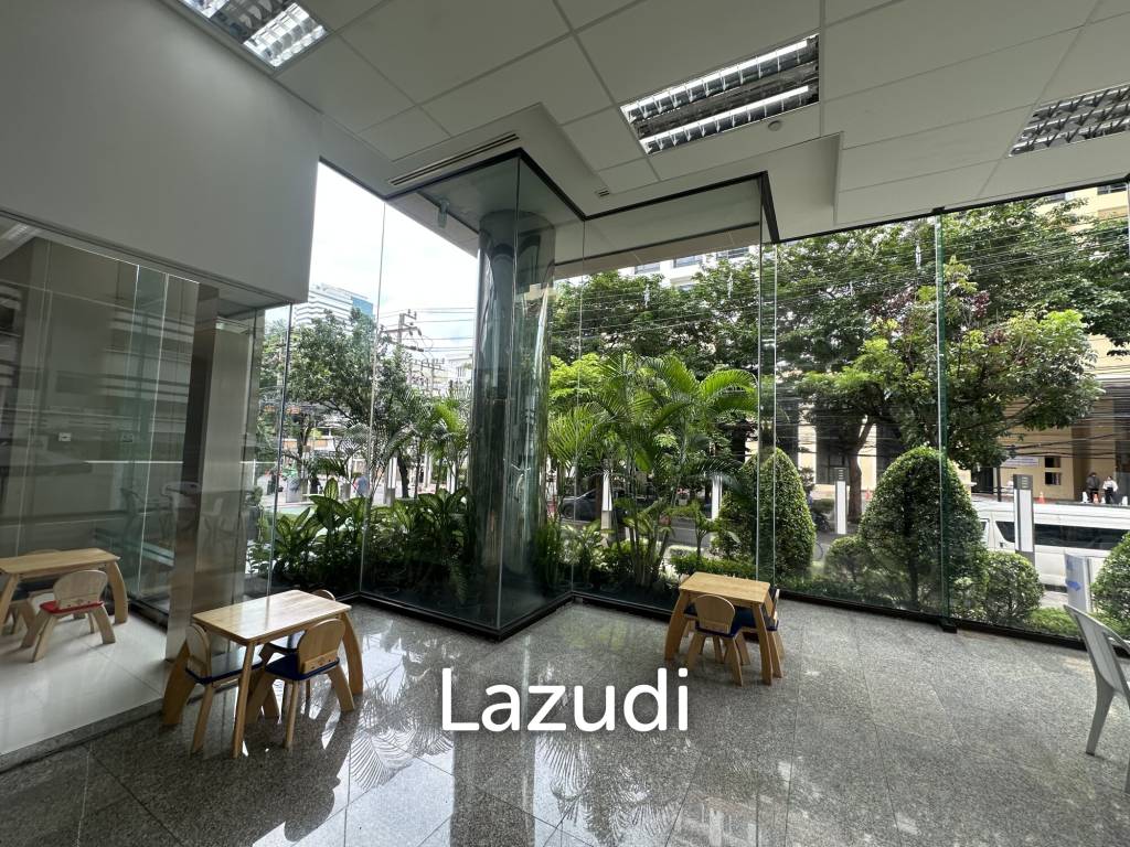 Modern Unfurnished Retail Space on Soi Convent