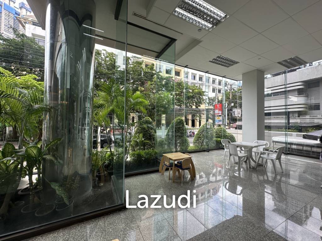 Modern Unfurnished Retail Space on Soi Convent