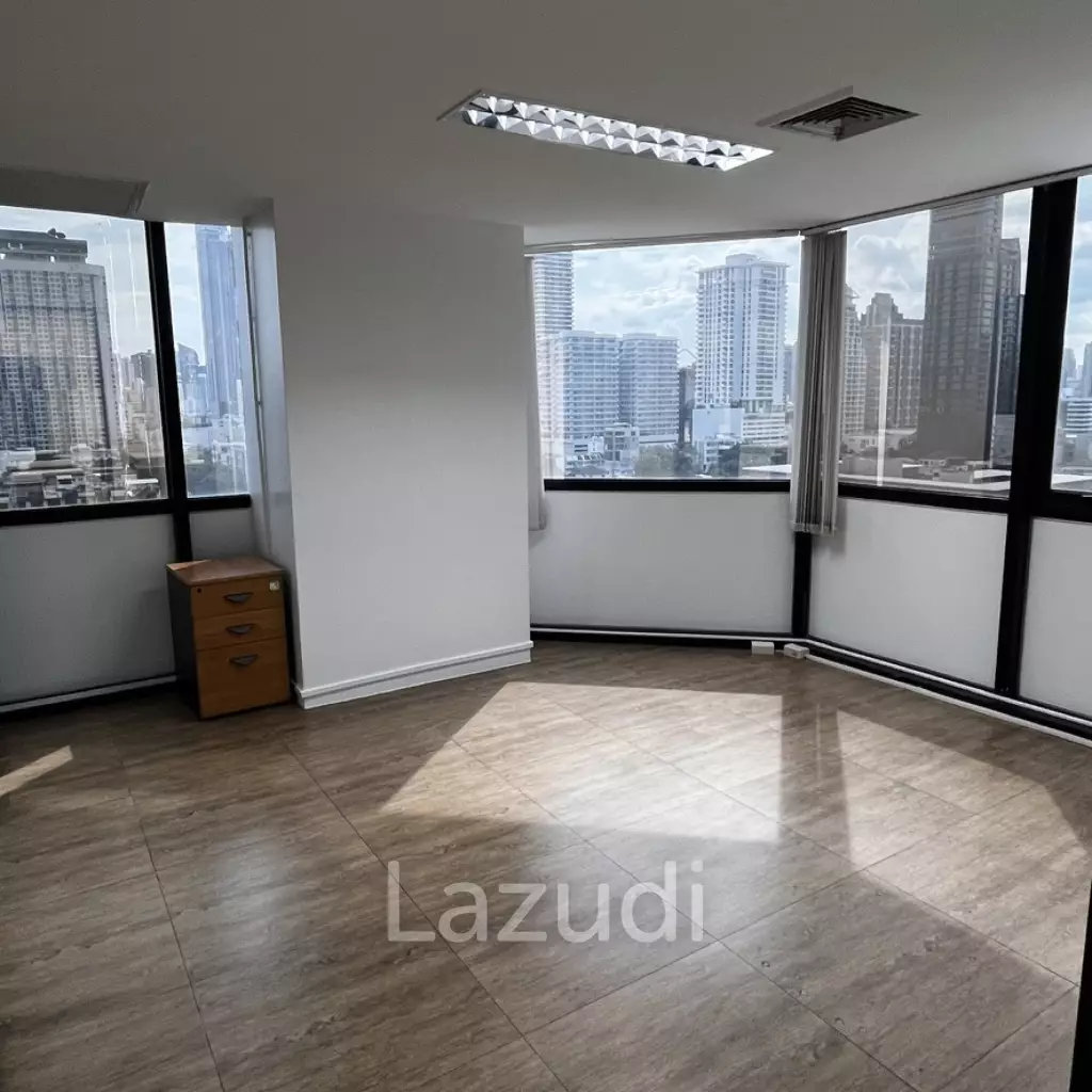 Modern Furnished Office Space in Khlong Tan Nuea Bangkok